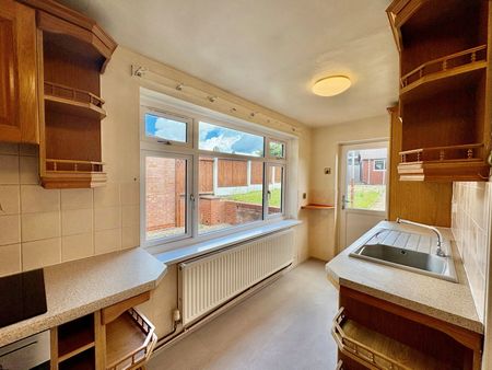 Newland Grove, Dudley, DY2 0TL - Photo 5