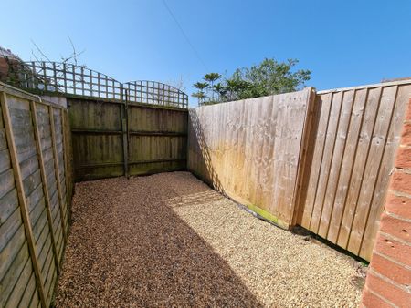 Kimberley Road, Bournemouth - Photo 2