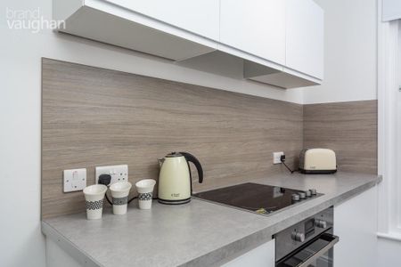 Studio to rent - Photo 2