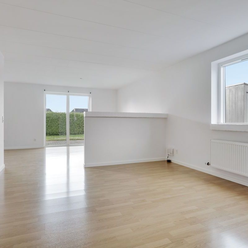 Moderne rækkehus i naturrige og børnevenlige omgivelser - Foto 1