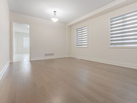 For Lease - 21 James Walker Avenue, Caledon, Ontario - Photo 2