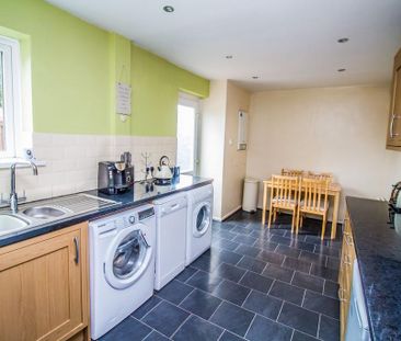 3 bedroom terraced house to rent - Photo 6