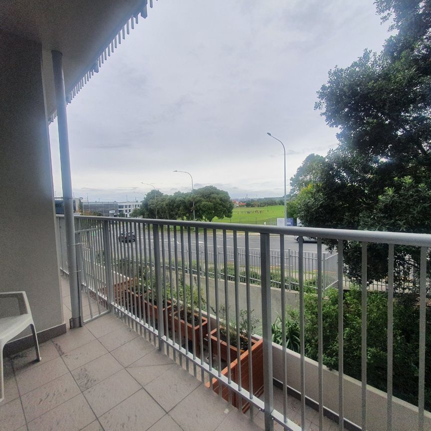 Comfortable Takapuna Apartment - Photo 1