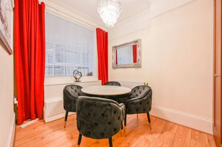 4 bedroom flat to rent - Photo 4