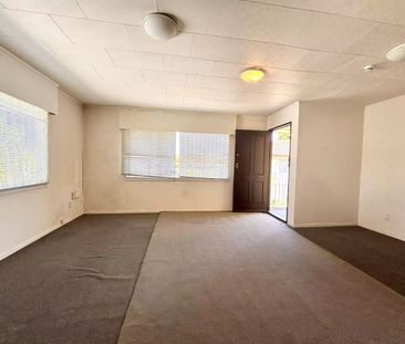 190 Universal Dr, Henderson - Photo 2