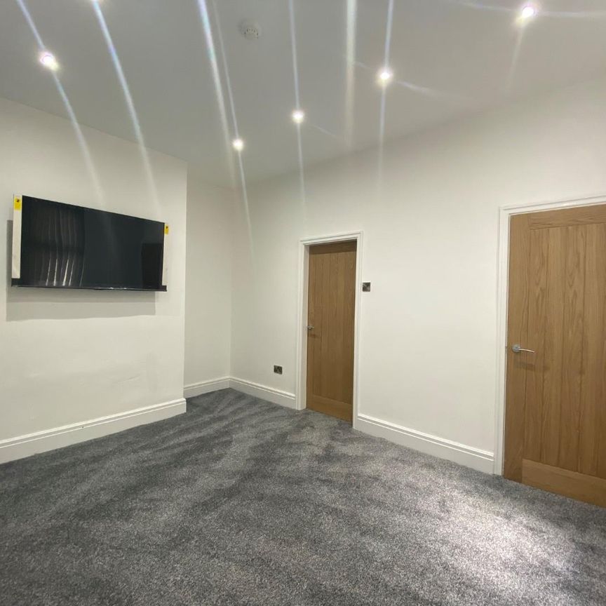 1 bedroom Flat to let - Photo 1