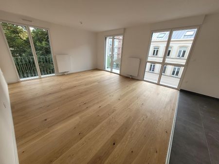 Location Appartement 3 pièces 62m² LILLE 59000 - Photo 4