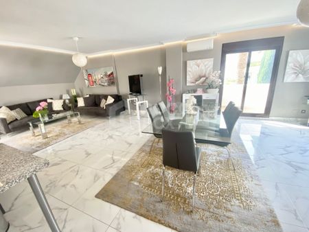 Spectacular Penthouse-Duplex for rent for LONG TERM in Maestranza, Nueva Andalucia. - Foto 5