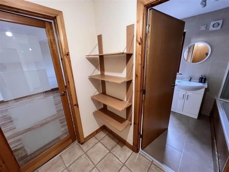 32b Mark Street, Newtownards, BT23 4DT - Photo 4