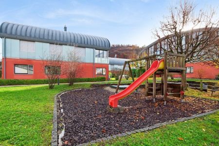 Home with family comfort: living on two floors - Photo 5