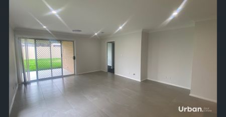 Generous Family Living in the Heart of Huntlee! - Photo 3