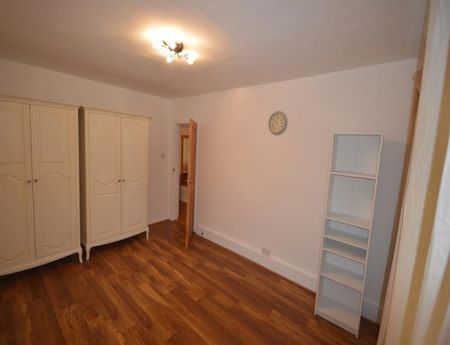 2 Bedroom Apartment To Let - Photo 4