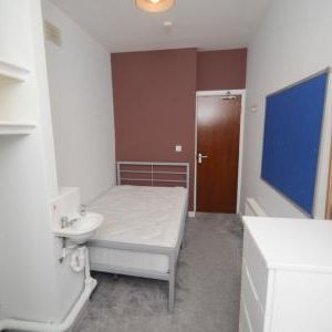 Clifton Avenue, Fallowfield, Manchester, M14 - Photo 1