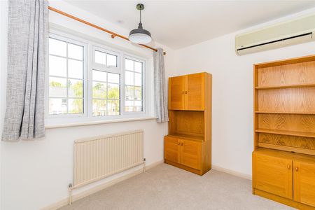 Maybrook Gardens, High Wycombe - Photo 5