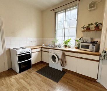 3 bedroom flat to rent - Photo 6