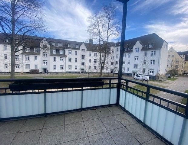 Wir haben für Sie saniert - 2-Zimmer-Wohnung in zentraler Lage mit Balkon - Foto 1