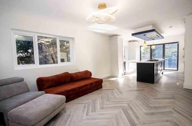 4 bedroom detached house to rent - Photo 1