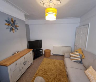 3 bedroom terraced house to rent - Photo 4