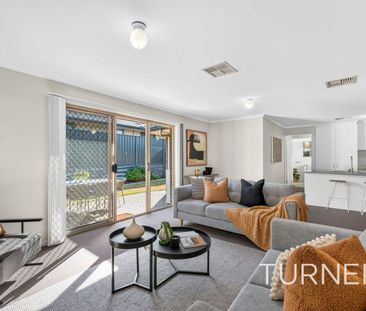 Comfortable Family Living Overlooking The Glenn Reserve - Photo 2