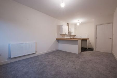 2 bedroom flat to rent - Photo 2