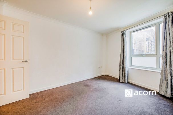 Flat to rent - Westmoreland Road, London, SE17 - Photo 1