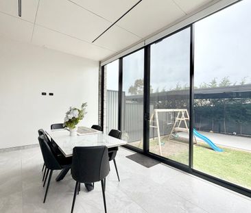 Near-new five-bedroom duplex with stylish modern living - Photo 4