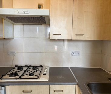 Studio Flat, Heron Mews, IG1 - Photo 2