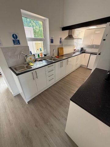 1 bedroom in a house share to rent - Photo 3