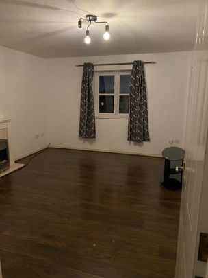 2 Bed Flat, Champness Road, IG11 - Photo 1