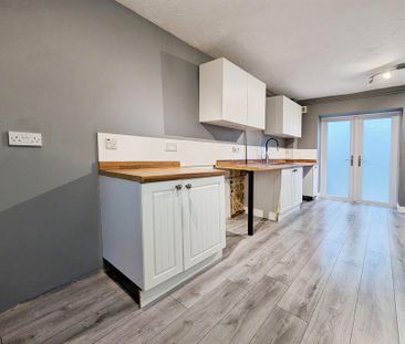 3 bedroom end of terrace house to rent - Photo 6