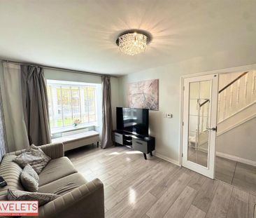 4 bedroom detached house to rent - Photo 1