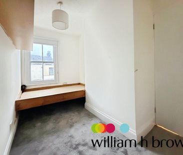 East Hill, Colchester - Photo 4