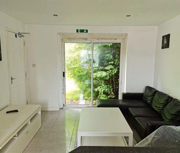 6 bedroom townhouse to rent - Photo 1