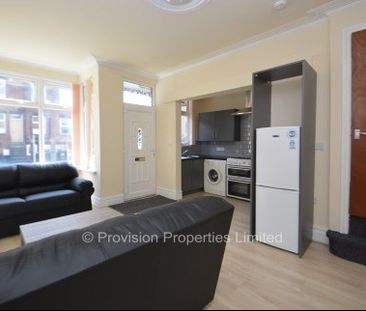 3 Bedroom Student Professional Rentals Leeds - Photo 5