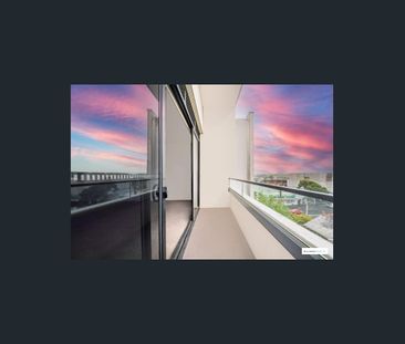 Stylish Windsor Living in a Prime High Street Location - Photo 6