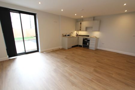 Broomspring Lane, Sheffield, S10 - Photo 4
