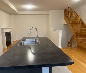 For Lease - 126 Alvin Pegg Drive, East Gwillimbury, Ontario - Photo 4