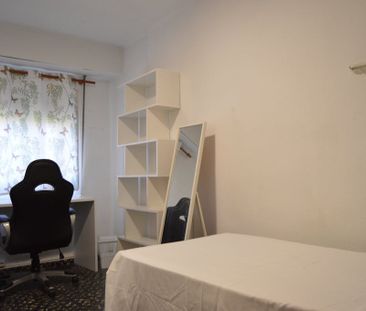 Calle del Doctor Manuel Candela, Valencia, Valencian Community 46021 - Photo 3