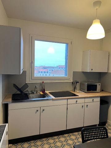 Location Appartement 1 pièce 50m² - Photo 4