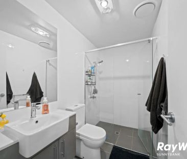 “Modern 3-Bedroom Apartment in Prime Location” - Photo 5