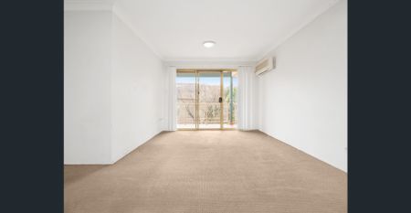 Stylish Two-Bedroom Urban Retreat in a Prime Parramatta Location - Photo 3