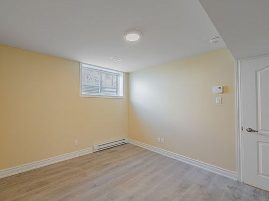 For Lease - 1969 HAWKER Private, Carp - Huntley Ward, Ontario - Photo 1