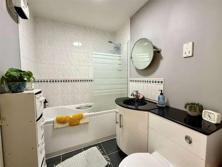 Turing Drive, Bracknell, Berkshire, RG12 - Photo 5
