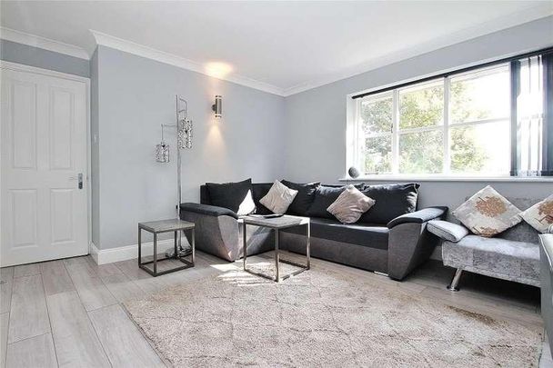 Knaphill, Woking, GU21 - Photo 1