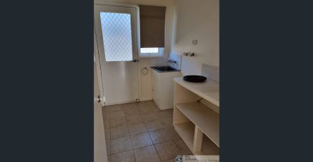 Close to Everything - Photo 5