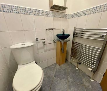 Alum Chine Road, Bournemouth, Dorset, BH4 - Photo 2