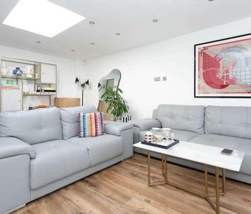 Harrow Way, Bushey, WD19 - Photo 1