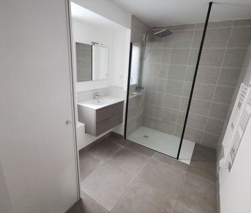 « VILLENEUVE LES AVIGNON - APPARTEMENT T3 69.96 M² AVEC TERRASSE ET... - Photo 1