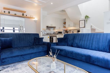 3 Bed Detached House, Ravensworth Road, NW10 - Photo 2