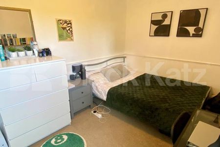 Bright and Airy in the Heart of SE1 - Photo 3